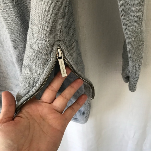 Micheal micheal kors gray long sleeve  sweater size medium Zipper sides - Picture 5 of 11